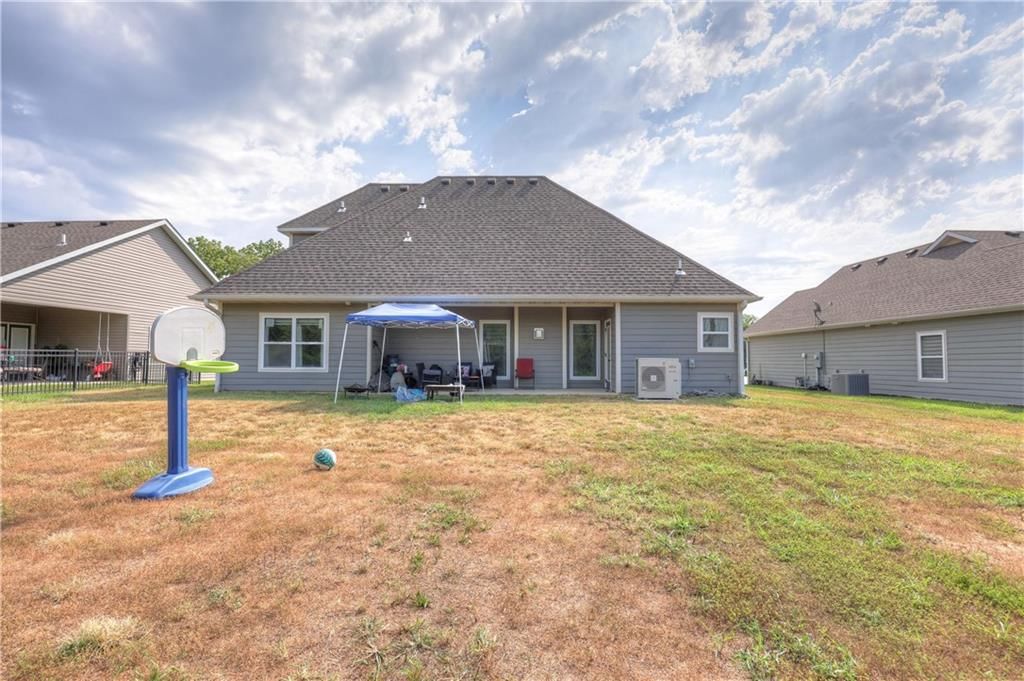 1824 Silverback Way — photo 4