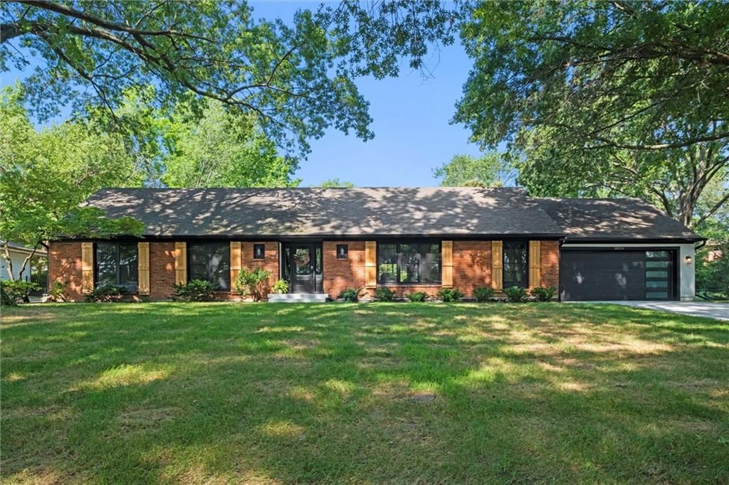 10314 Sagamore Lane, Leawood, KS
