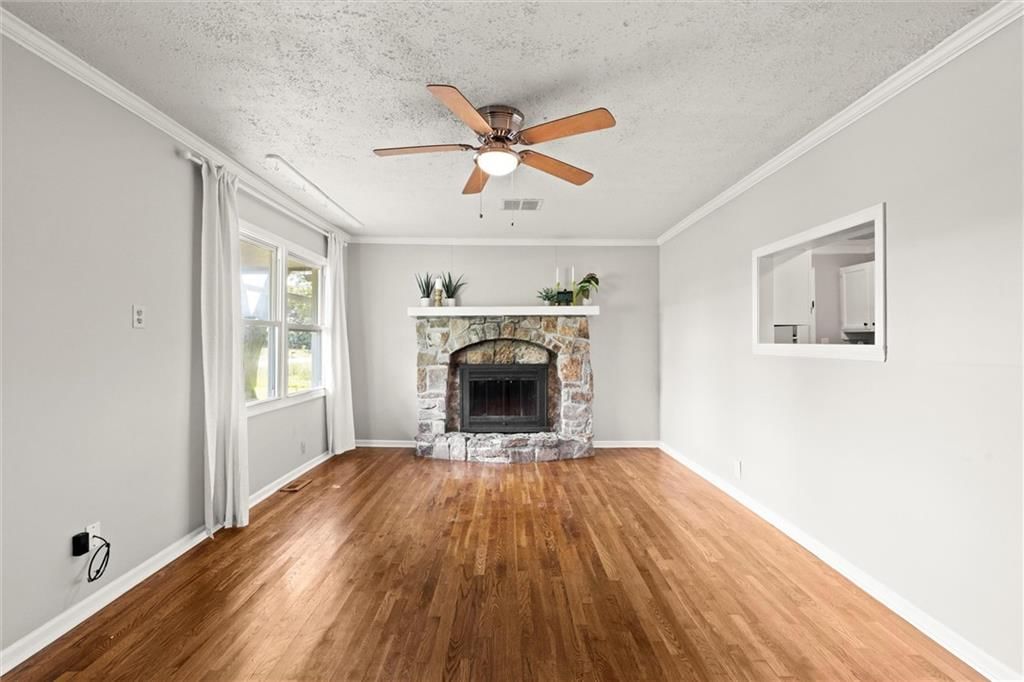 Photo 6 of 38 - 18612 W 319th Street