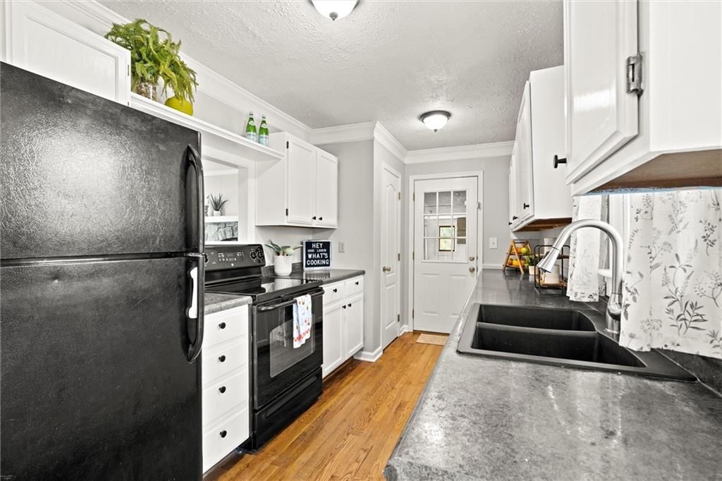Photo 12 of 38 - 18612 W 319th Street