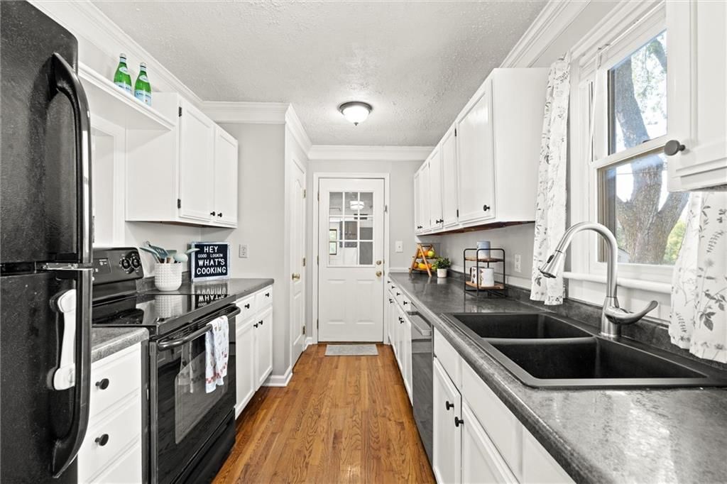 Photo 13 of 38 - 18612 W 319th Street
