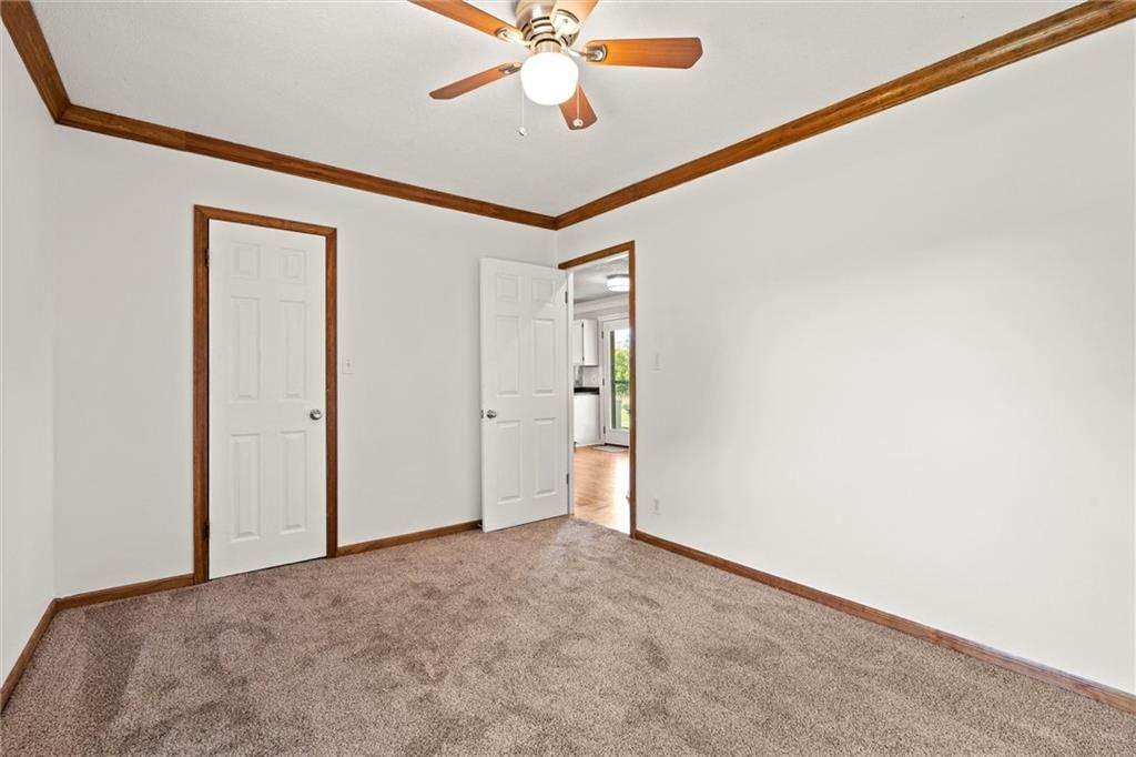 Photo 19 of 38 - 18612 W 319th Street