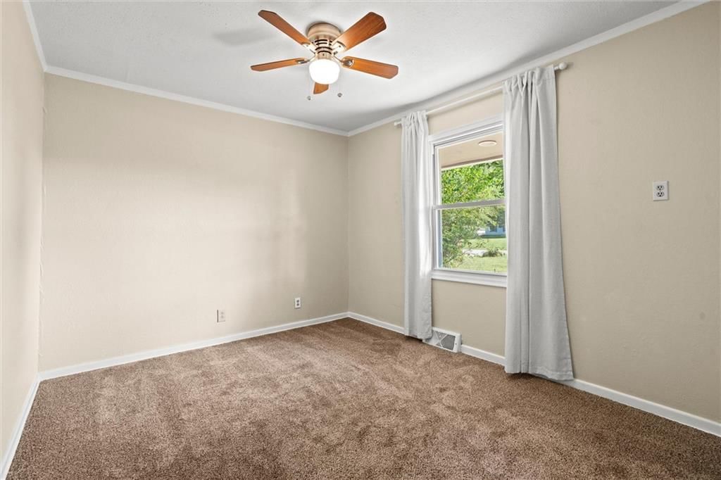Photo 24 of 38 - 18612 W 319th Street