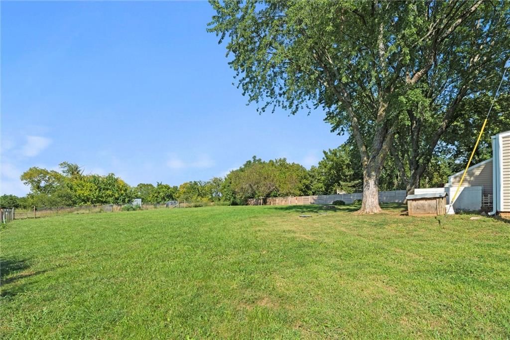 Photo 27 of 38 - 18612 W 319th Street