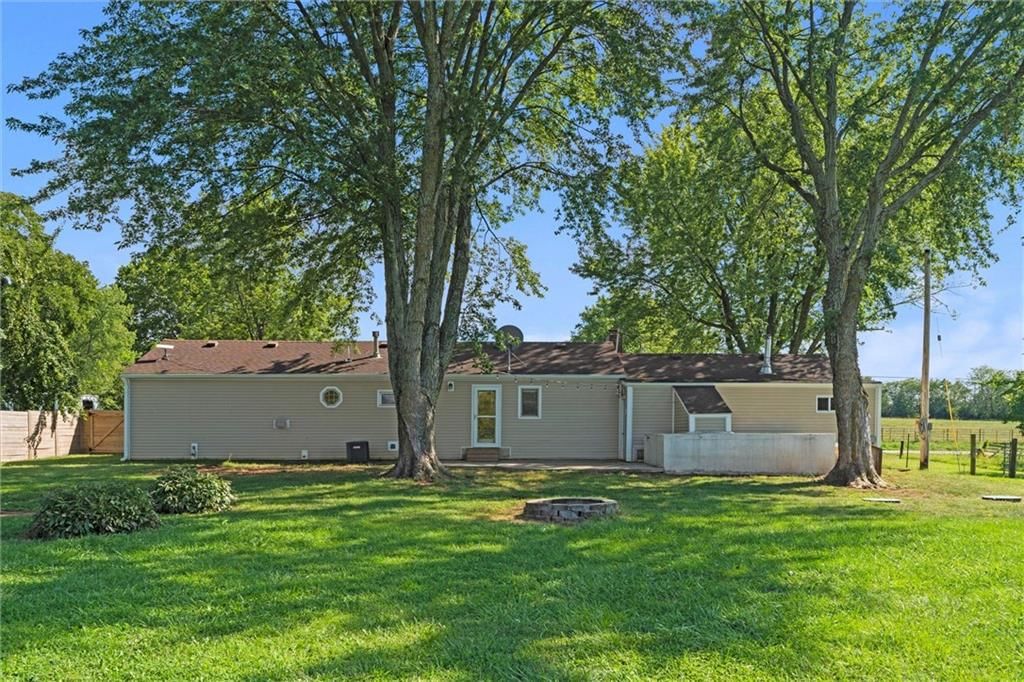 Photo 29 of 38 - 18612 W 319th Street