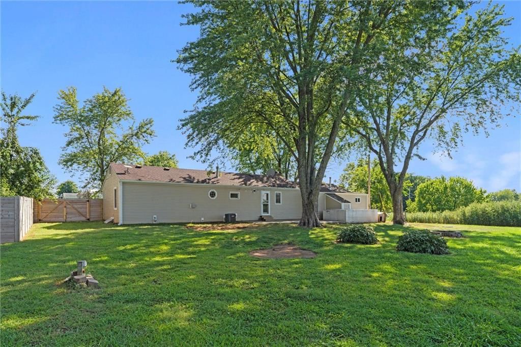 Photo 30 of 38 - 18612 W 319th Street