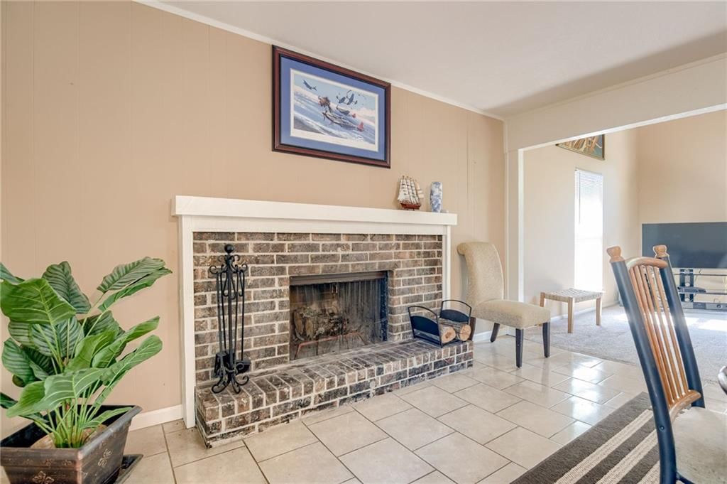 Photo 8 of 32 - 521 NE 90th Terrace