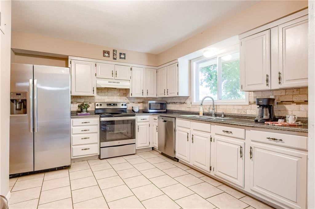 Photo 13 of 32 - 521 NE 90th Terrace