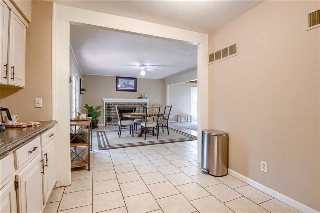 Photo 14 of 32 - 521 NE 90th Terrace