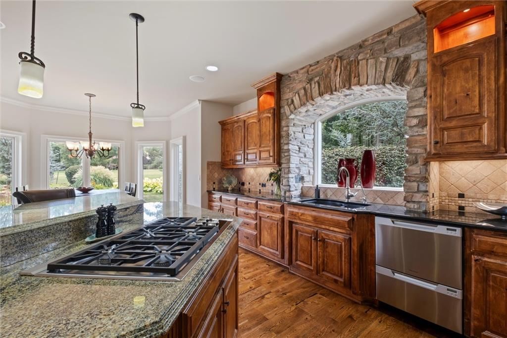 Photo 5 of 63 - 16813 Highland Ridge Drive