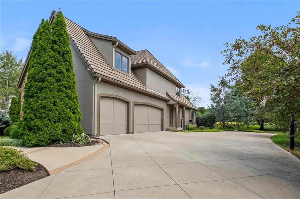 Photo 7 of 63 - 16813 Highland Ridge Drive