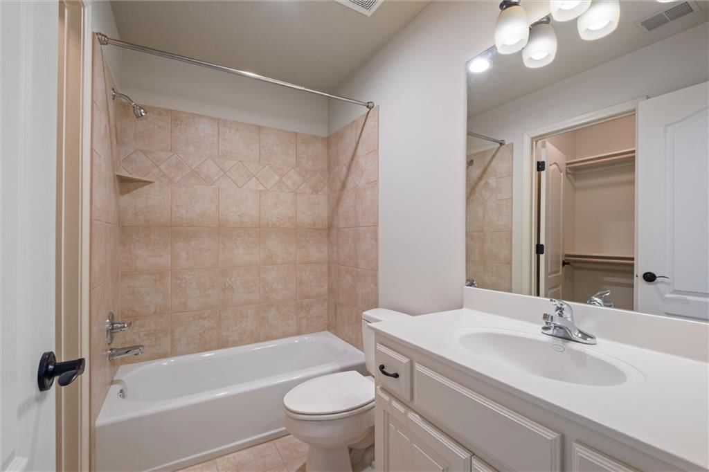 Photo 36 of 63 - 16813 Highland Ridge Drive