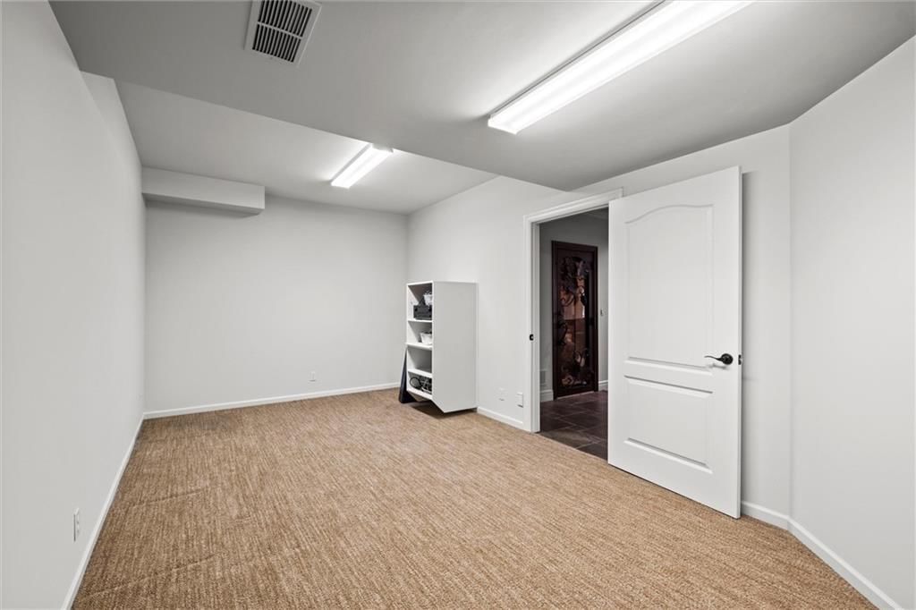 Photo 46 of 63 - 16813 Highland Ridge Drive