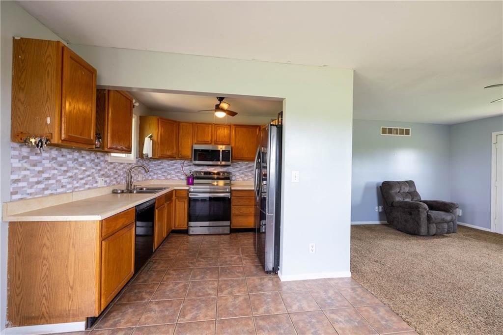 10147 W 18 Highway — photo 10