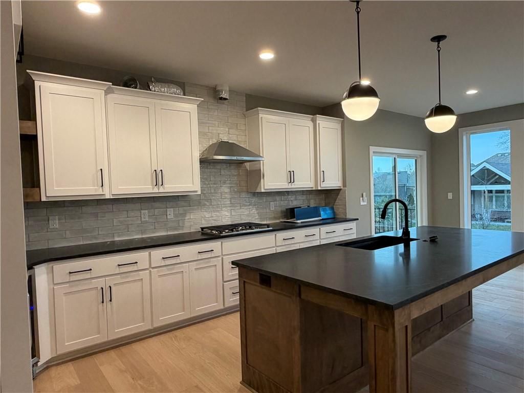 2806 NE 102nd Street — photo 17