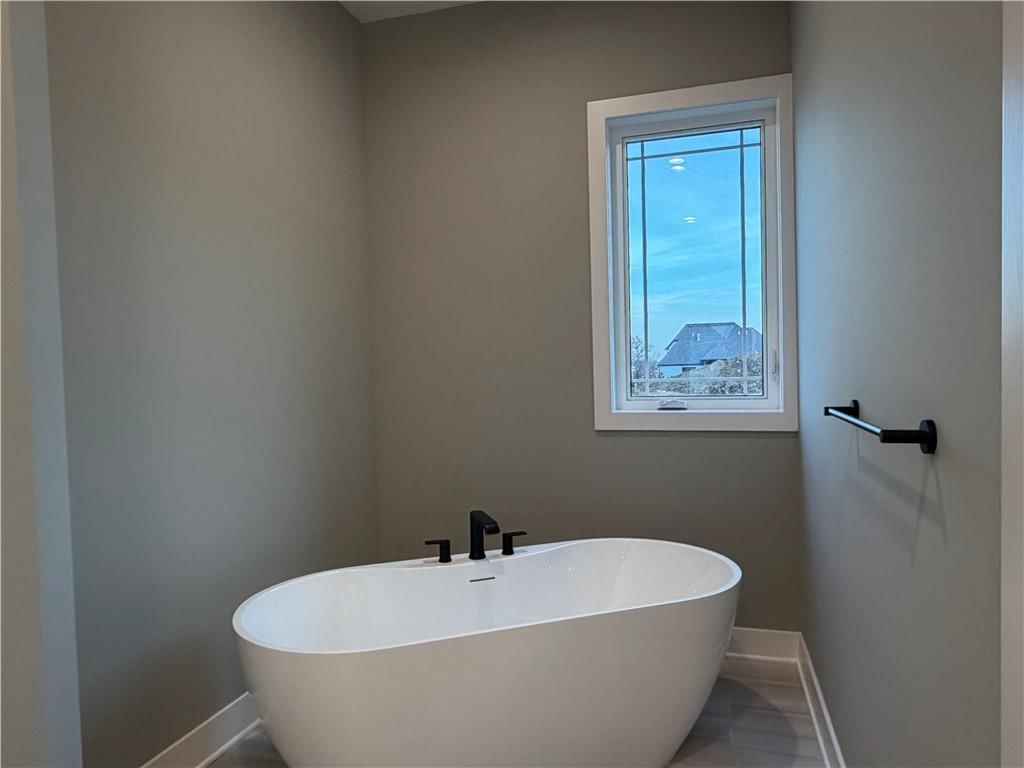 2806 NE 102nd Street — photo 24