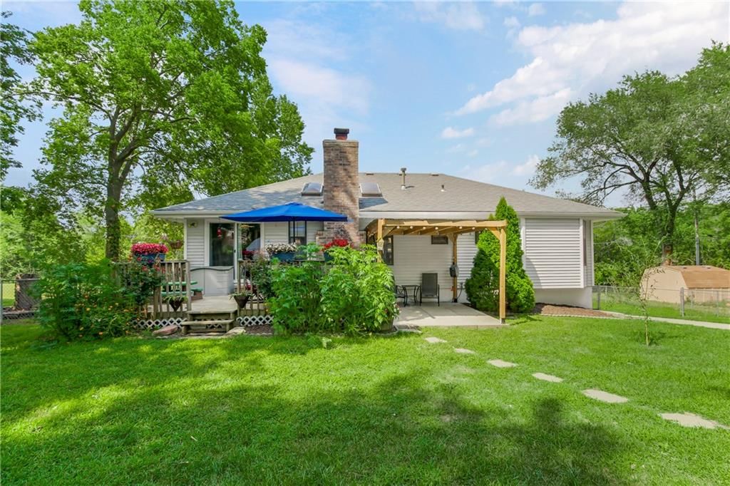 1307 NE Cookingham Drive — photo 32