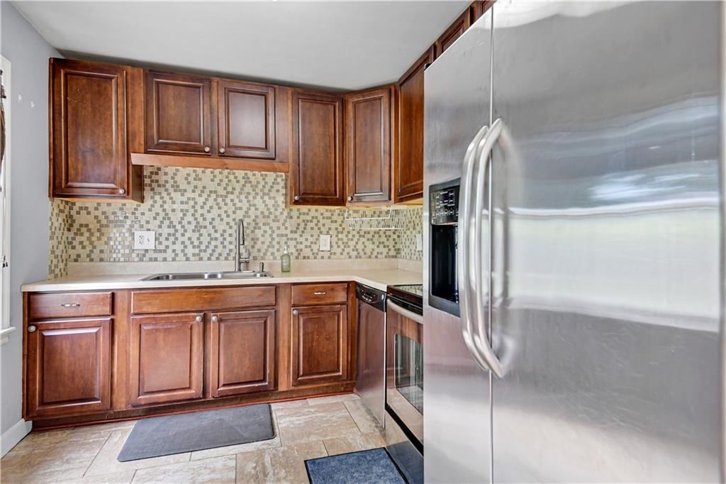 8909 Belleview Avenue — photo 10