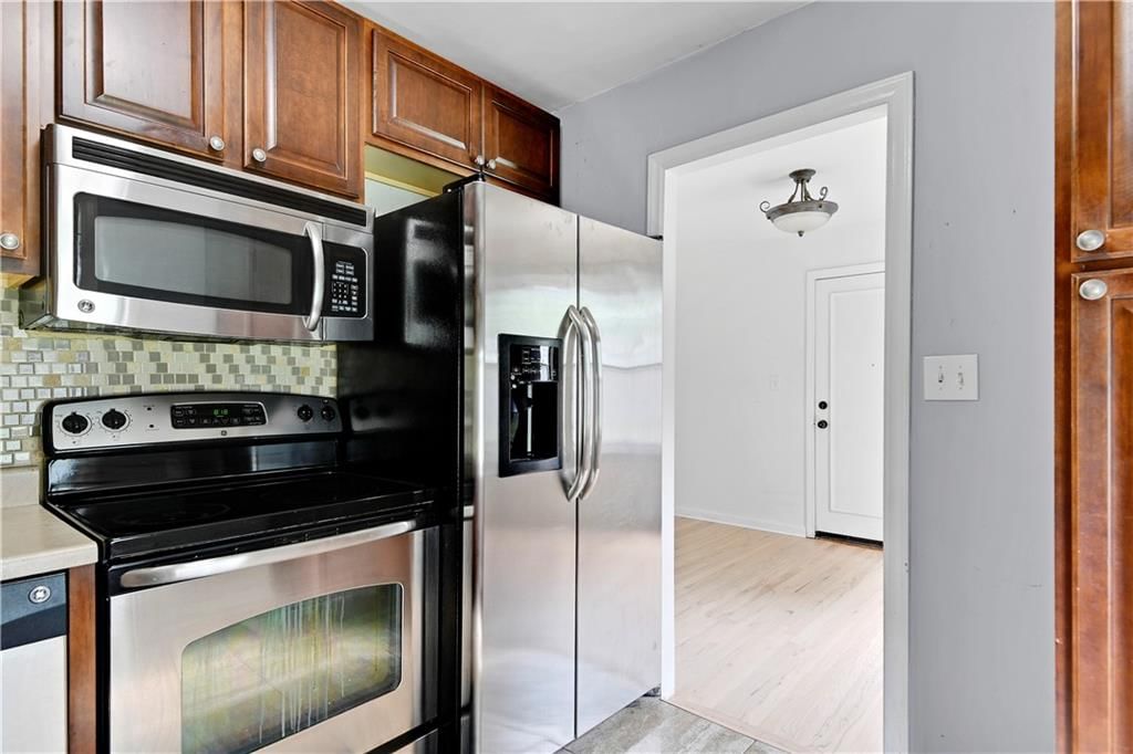 8909 Belleview Avenue — photo 11