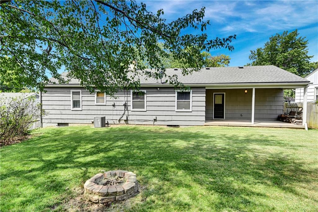 8909 Belleview Avenue — photo 24