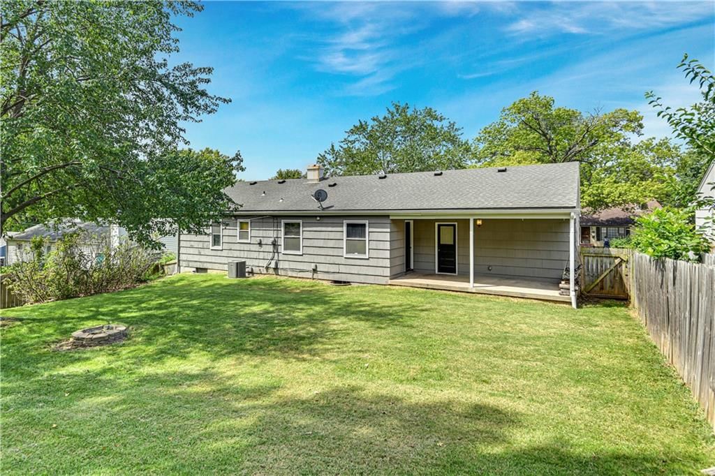 8909 Belleview Avenue — photo 25