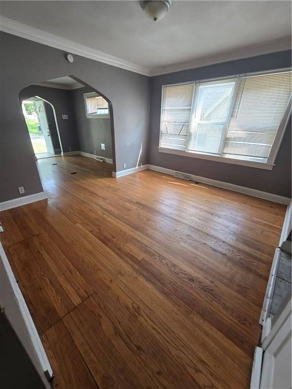 Photo 5 of 23 - 2542 Drury Street