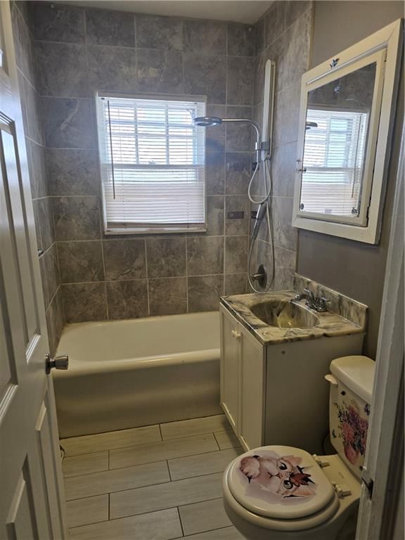 Photo 7 of 23 - 2542 Drury Street