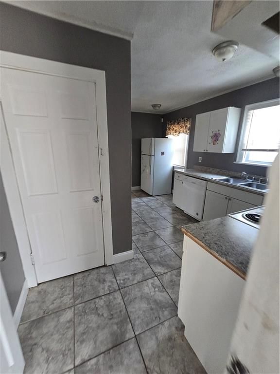 Photo 12 of 23 - 2542 Drury Street