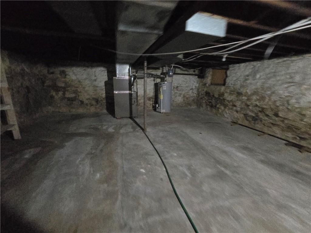Photo 14 of 23 - 2542 Drury Street