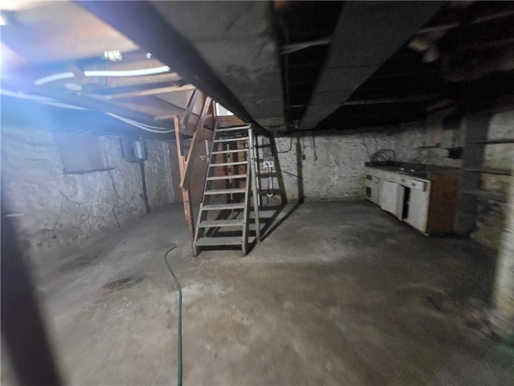 Photo 15 of 23 - 2542 Drury Street