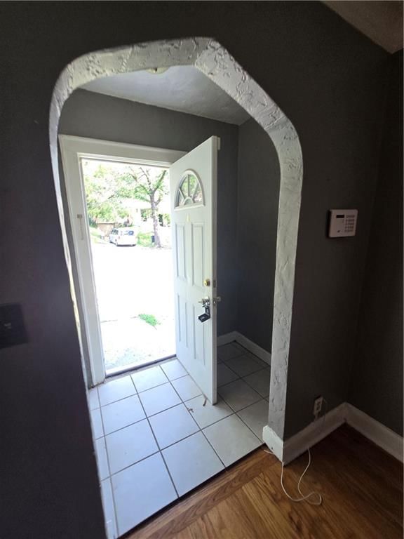 Photo 18 of 23 - 2542 Drury Street