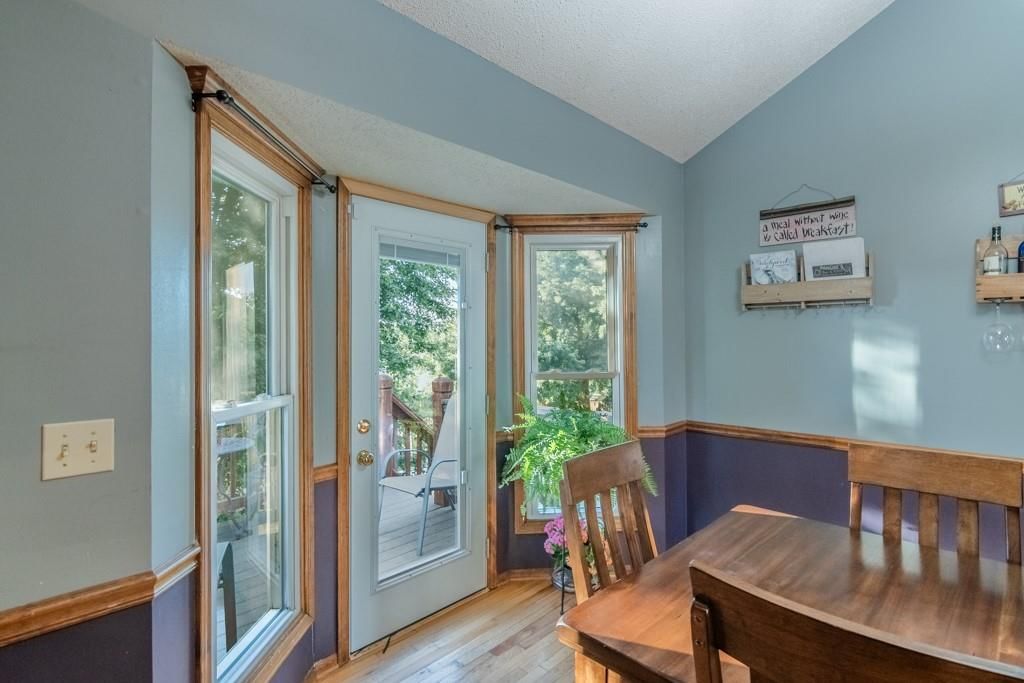 Photo 7 of 29 - 2520 N 109TH Terrace
