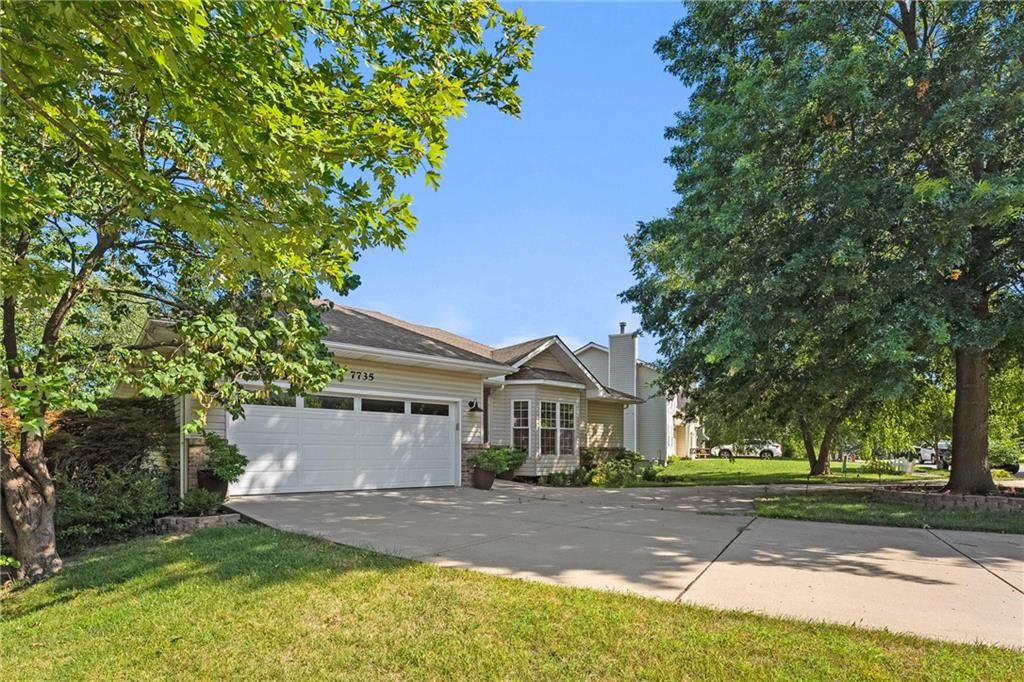 7735 N Mersington Avenue — photo 2