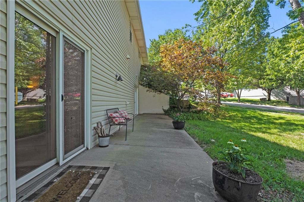 7735 N Mersington Avenue — photo 33