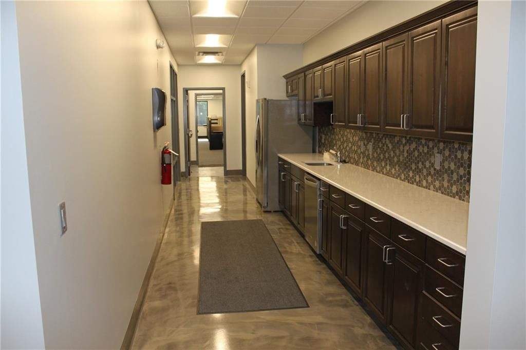 1300 NW Jefferson Court — photo 13