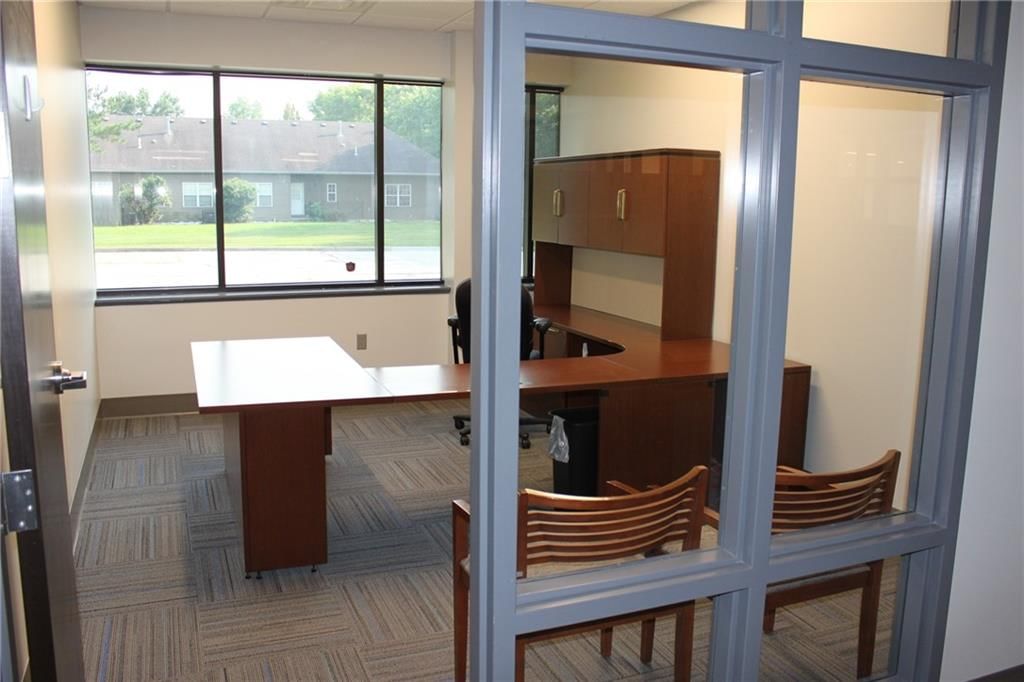 1300 NW Jefferson Court — photo 30