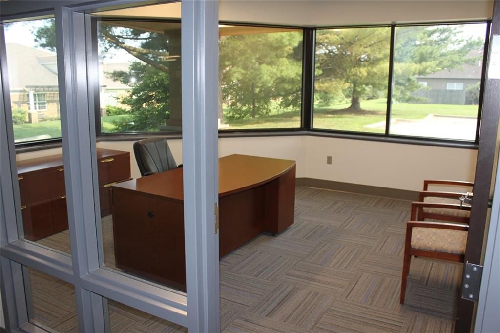 1300 NW Jefferson Court — photo 31