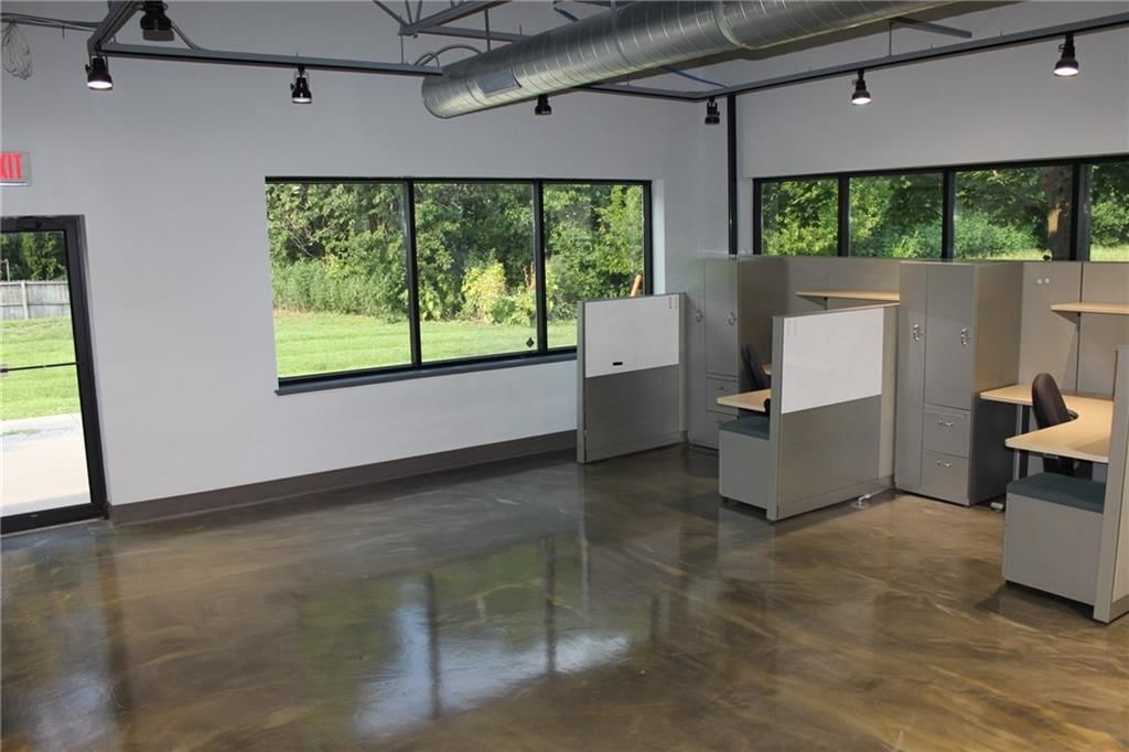1300 NW Jefferson Court — photo 36