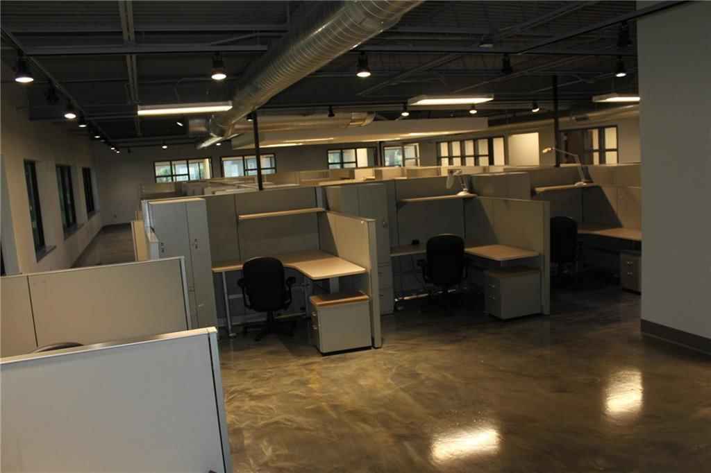 1300 NW Jefferson Court — photo 37