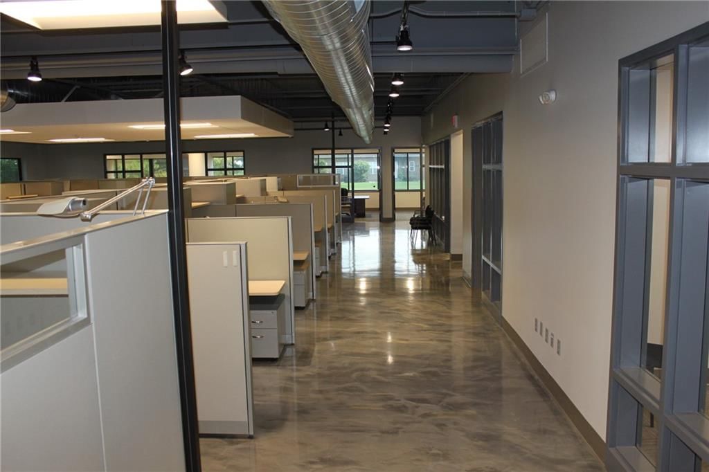 1300 NW Jefferson Court — photo 40