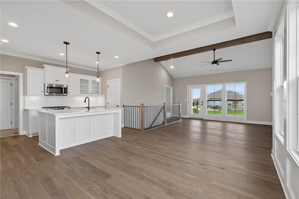 8208 Aurora Street — photo 3