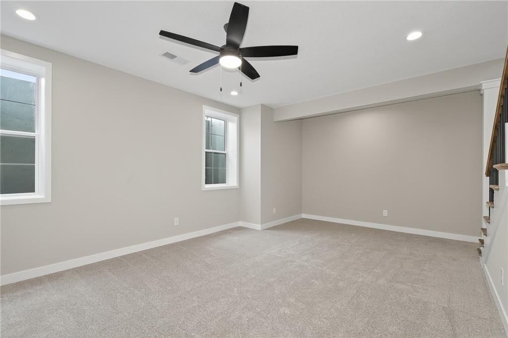 8208 Aurora Street — photo 29