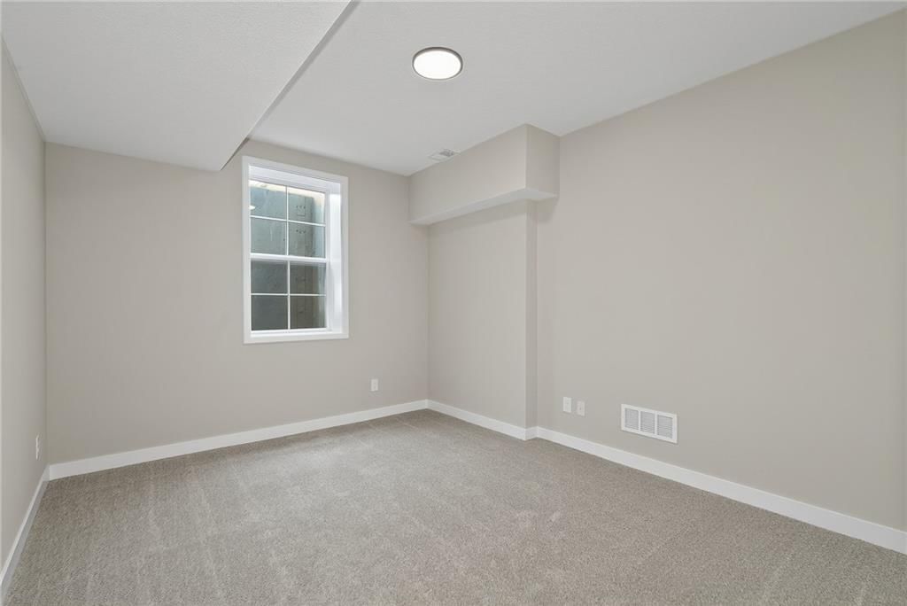 8208 Aurora Street — photo 30