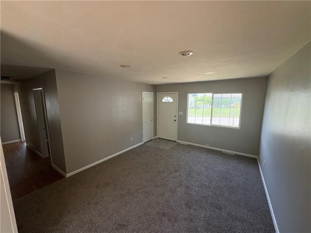 Photo 6 of 26 - 3503 N Osage Street