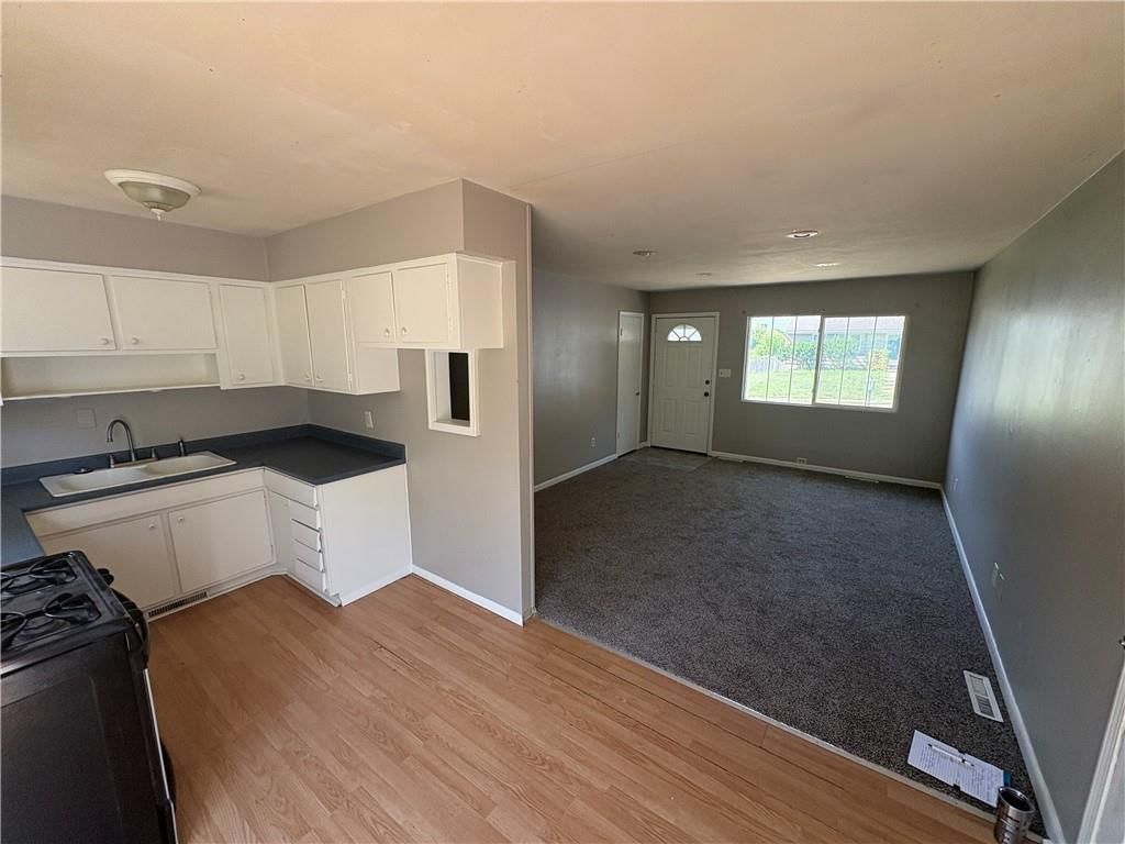 Photo 7 of 26 - 3503 N Osage Street