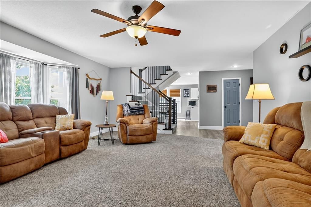 Photo 9 of 37 - 297 W Westhoff Place