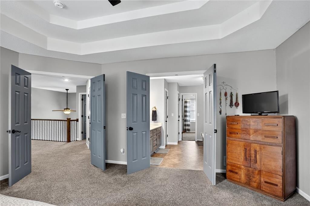 Photo 14 of 37 - 297 W Westhoff Place