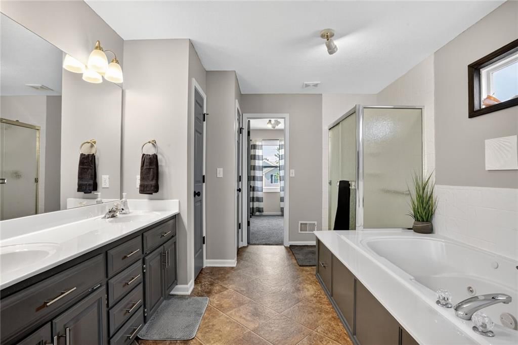 Photo 15 of 37 - 297 W Westhoff Place