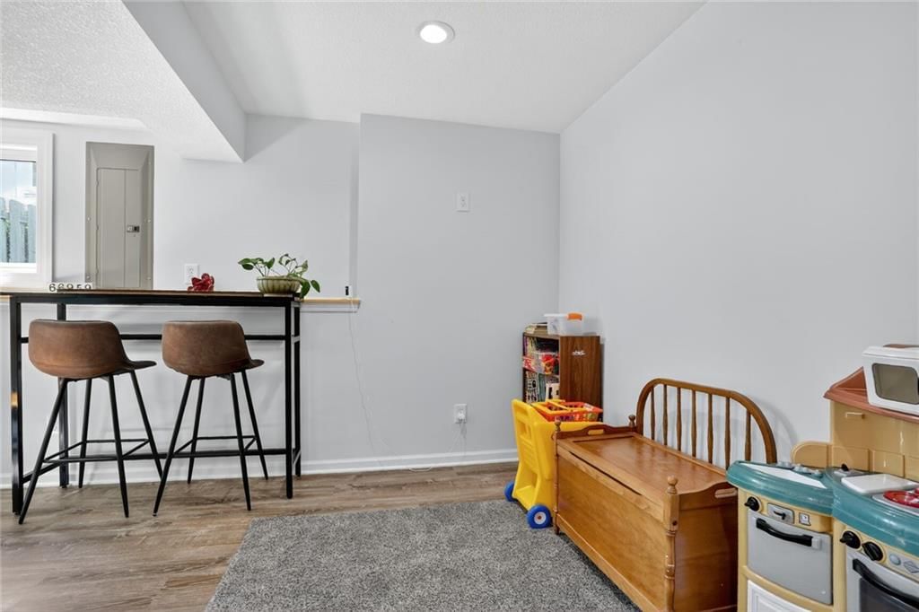 Photo 25 of 37 - 297 W Westhoff Place