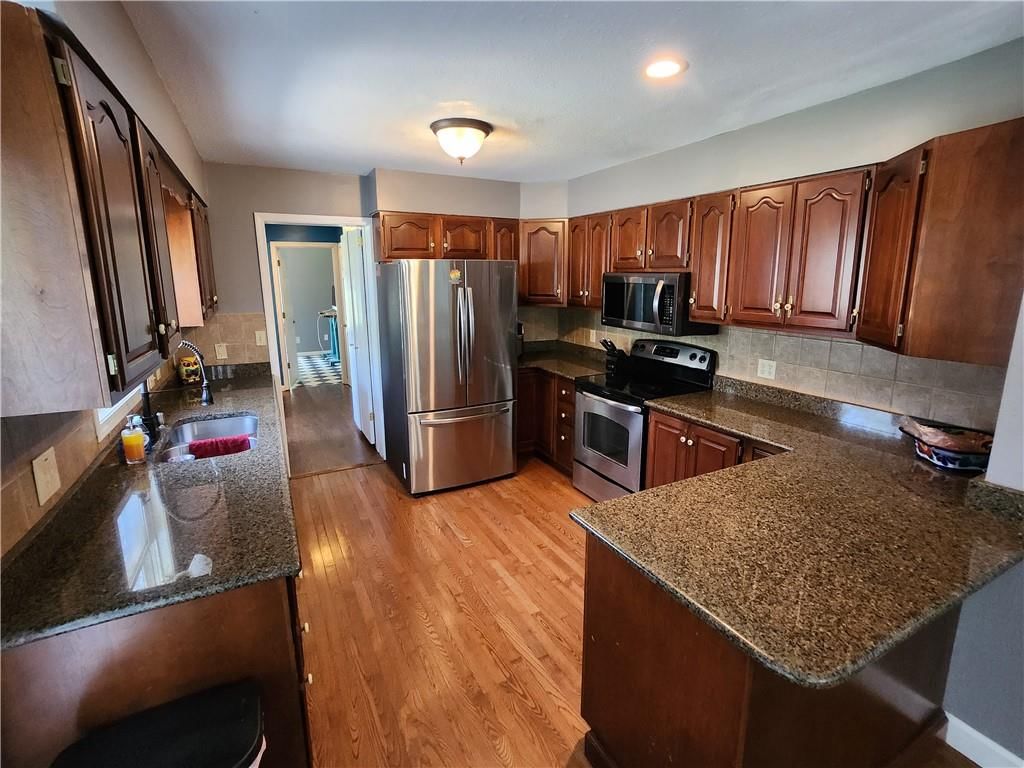 2540 Shady Lane — photo 17